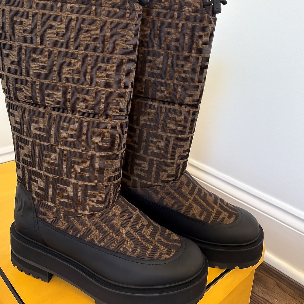 FENDI FF Monogram Snow Boot